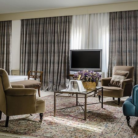 Gran Hotel La Perla Pamplona Exteriér fotografie A living room