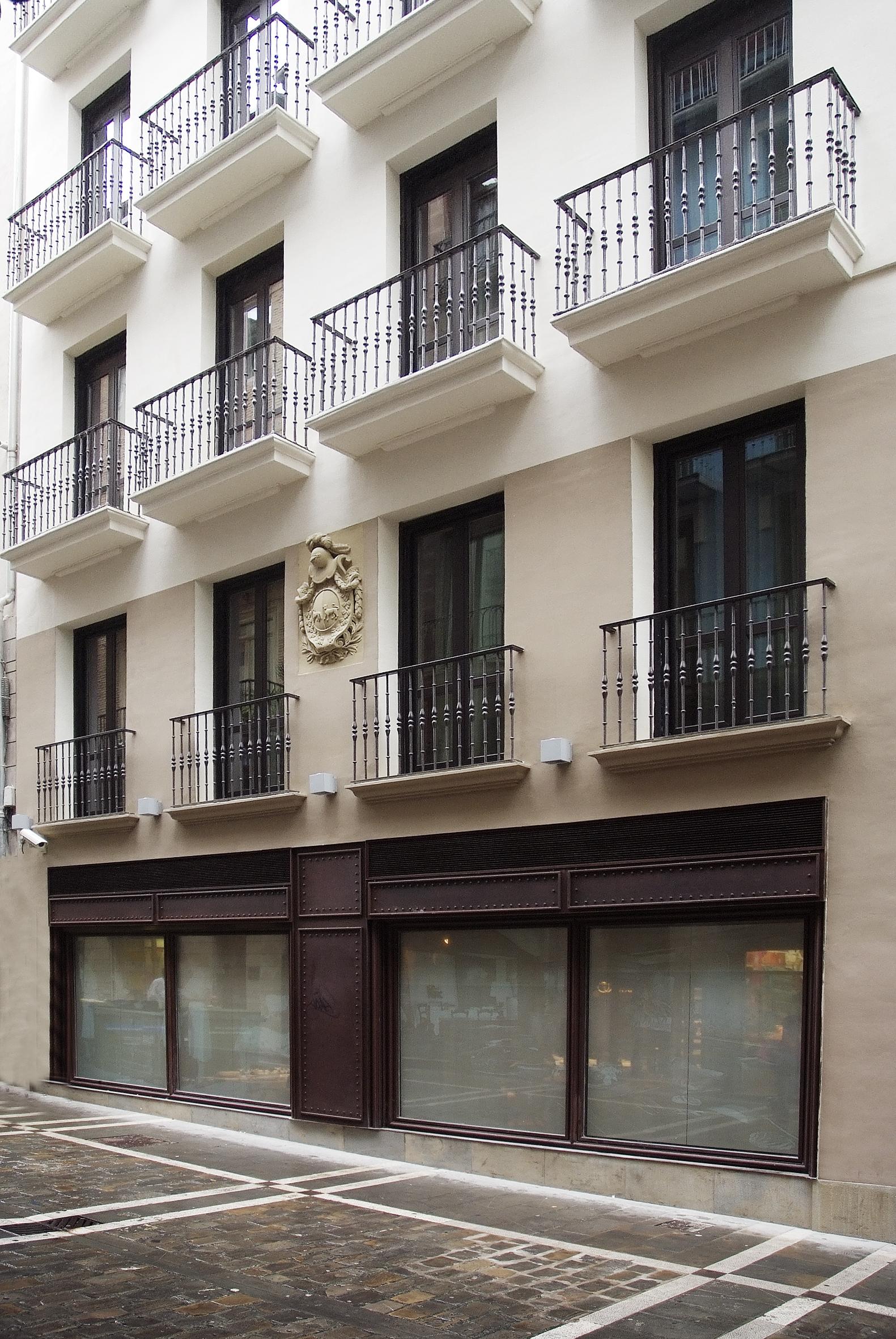 Gran Hotel La Perla Pamplona Exteriér fotografie The Society's headquarters at 10 Carlton Gardens